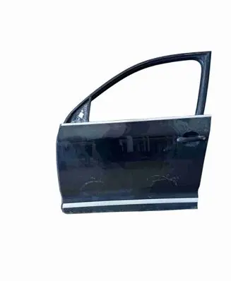 Volkswagen Touareg I Front door 7L6837729