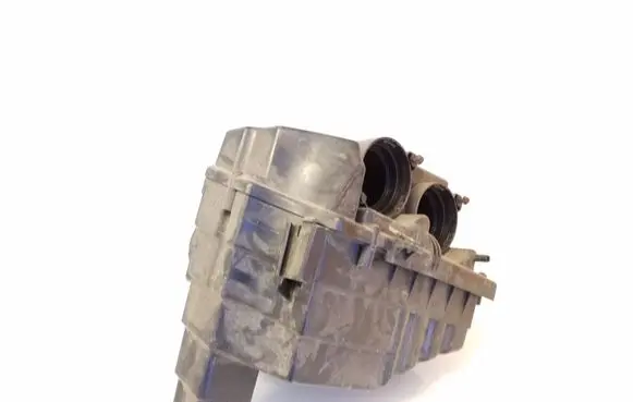 Land Rover Discovery 3 - LR3 Air filter box 4619685916 PHB500182 P0059U611A