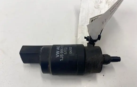 Audi A6 S6 C5 4B Windscreen/windshield washer pump 1J5955651