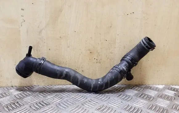 Volkswagen Tiguan Engine coolant pipe/hose 5N0122101H