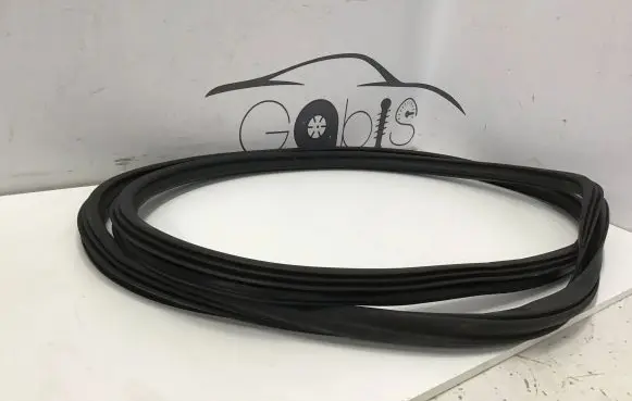 Audi Q7 4M Front door rubber seal 4M0831721
