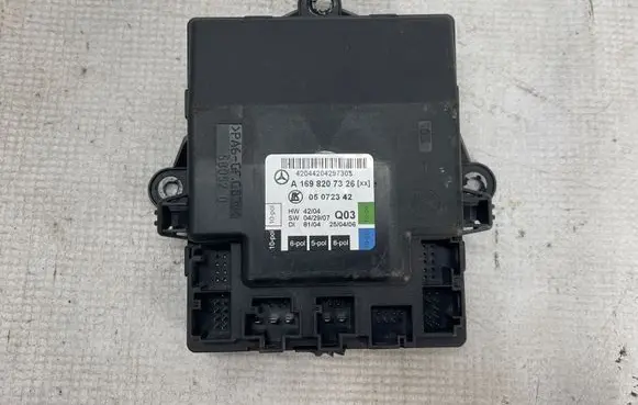 Mercedes-Benz B W245 Door control unit/module A1698207326 05072342