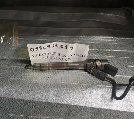 Mercedes-Benz Vaneo W414 Fuel injector 0986435060 0445110198 0445110197