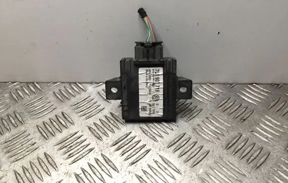 Volkswagen Touareg I Alarm control unit/module 7L0907719 510190351
