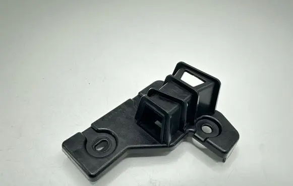 Volvo XC90 Front bumper mounting bracket 31353763