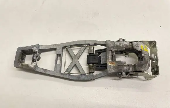 Volkswagen Touran I Front door exterior handle/bracket 1T0837885B 1T0839885A