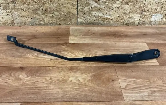 Volvo V70 Front wiper blade arm 30796036