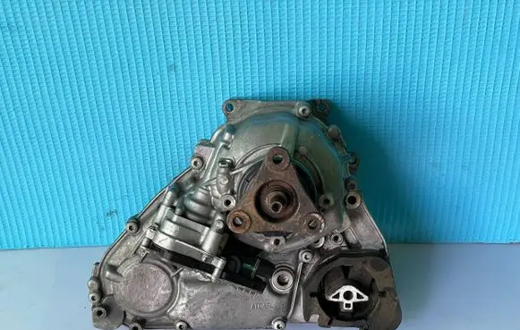 BMW X3 F25 Gearbox transfer box case 8643151 8643153 ATC45L