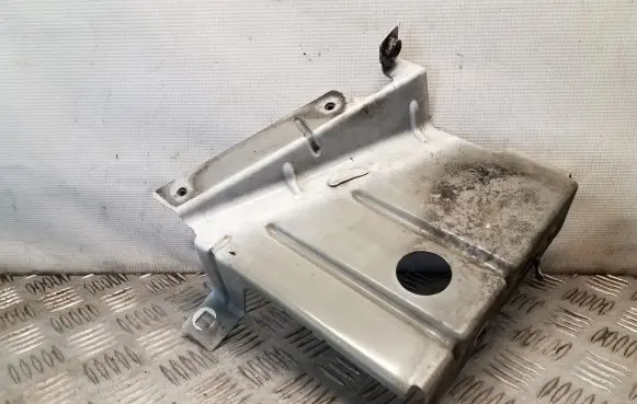 Opel Movano B Fender mounting bracket 631236296R