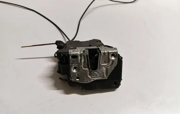 Mercedes-Benz CLK A209 C209 Front door lock A2097200335