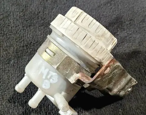 Brake fluid reservoir