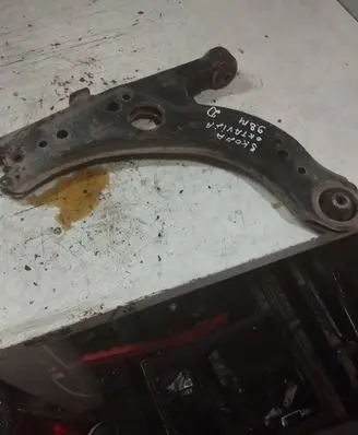 Skoda Octavia Mk1 (1U) Front lower control arm/wishbone