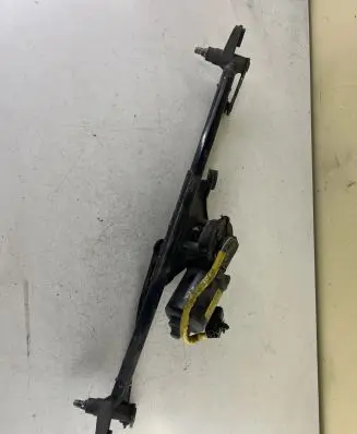 Hyundai Santa Fe Front wiper linkage and motor 9811026100