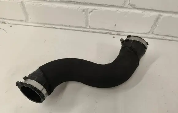 Intercooler hose/pipe