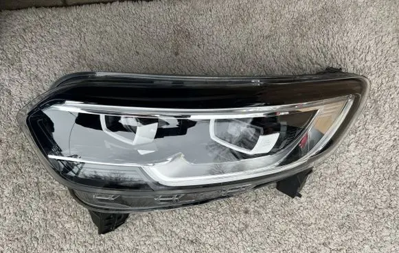 Renault Kadjar Headlight/headlamp 260608385R