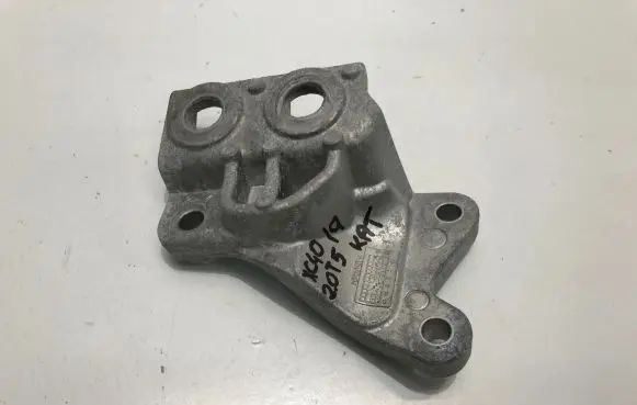 Volvo XC40 Front differential bracket 31439850
