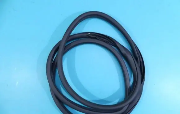 Land Rover Discovery Sport Front door rubber seal FK72-20708-A IMPRK1310991