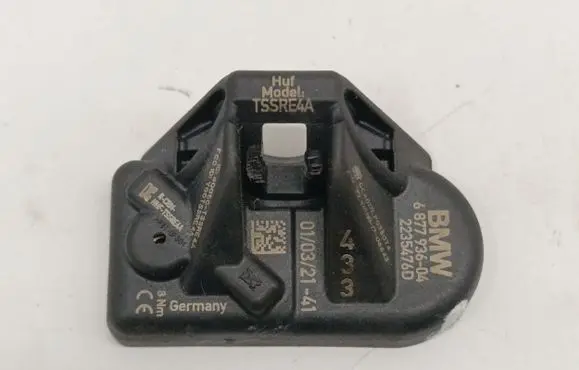 BMW 2 F44 Tire pressure sensor 6877936