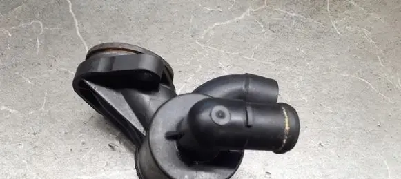 Audi A4 S4 B8 8K Thermostat housing v3932006