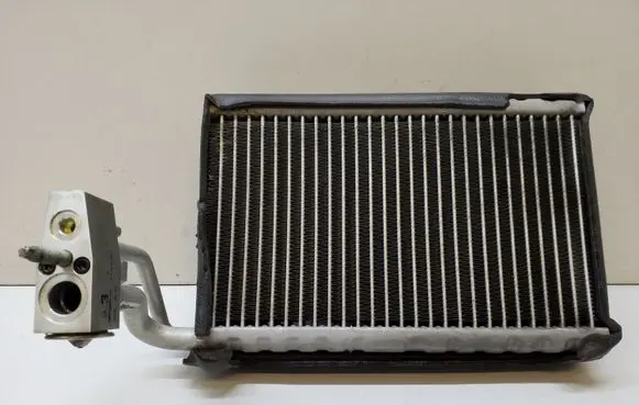 Dodge Grand Caravan Heater blower radiator U6984002