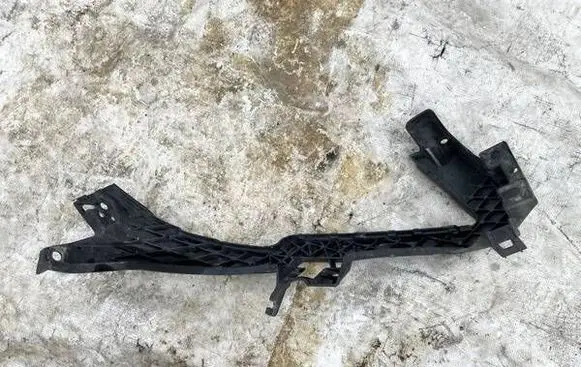 Subaru Legacy Front bumper mounting bracket