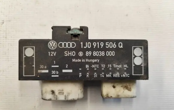 Skoda Octavia Mk1 (1U) Coolant fan relay 1J0919506Q 898038000