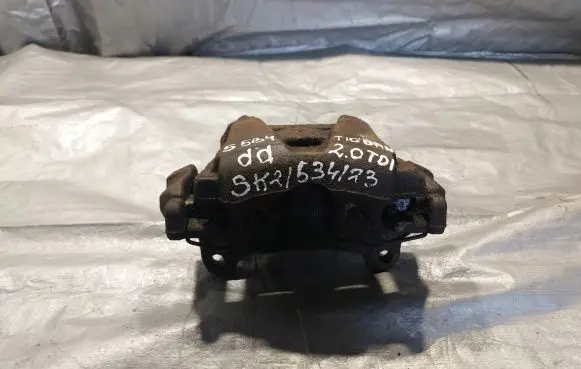 Volkswagen Tiguan Front brake caliper