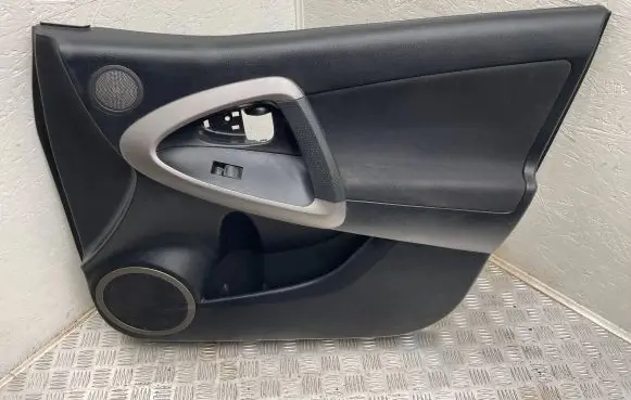 Toyota RAV 4 (XA30) Front door card panel trim