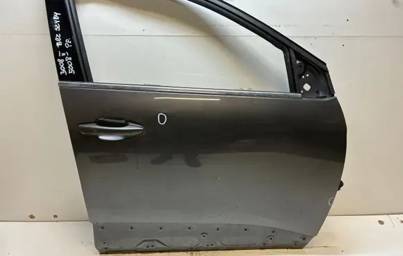 Peugeot 3008 II Front door