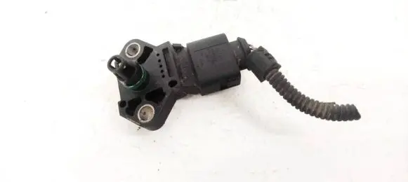 Volkswagen Touran I Air pressure sensor 028102399 038906051B