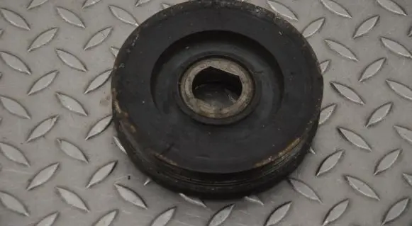 Opel Vivaro Crankshaft pulley 8200757762