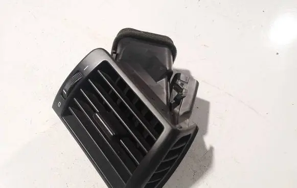BMW 3 E46 Dash center air vent grill 64228361898 6422-8361898