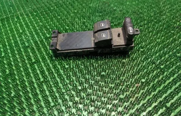 Volkswagen Golf IV Electric window control switch 1J3959857B F005S00071 38124101
