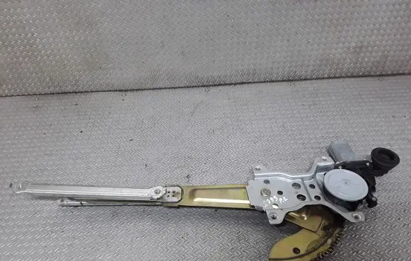 Suzuki Swift I Front door window regulator with motor
