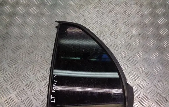 Toyota Yaris Rear side window