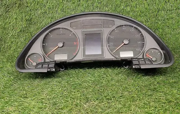 Audi A4 S4 B7 8E 8H Speedometer (instrument cluster) 8E0920951E