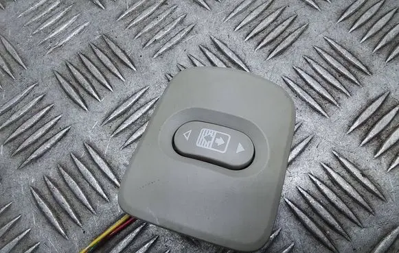 Nissan Qashqai+2 Sunroof switch 