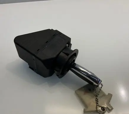 Mercedes-Benz E W210 Ignition lock 2105450008 A2105450008
