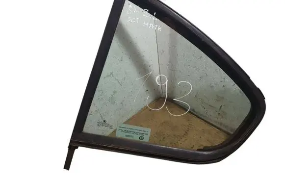 Skoda Octavia Mk2 (1Z) Rear side window DOT24M25AS2 43R00049 1Z682106734