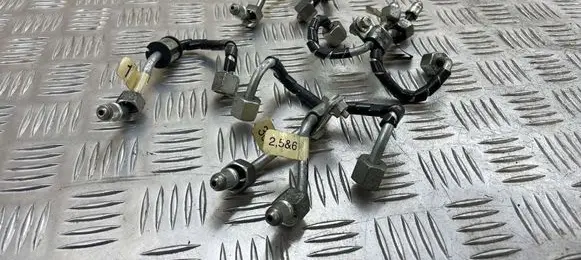 Jaguar XJ X351 Fuel injector supply line/pipe 