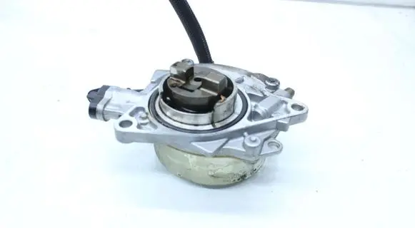 BMW 3 F30 F35 F31 Vacuum pump 7625260