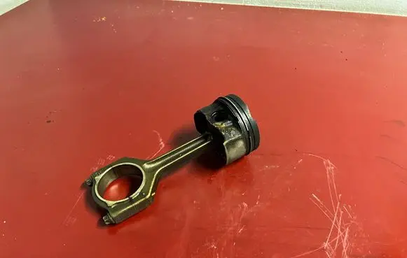 BMW X3 F25 Piston with connecting rod 7846593 7640166