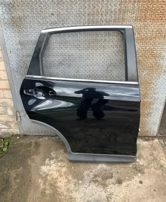 Honda CR-V Rear door