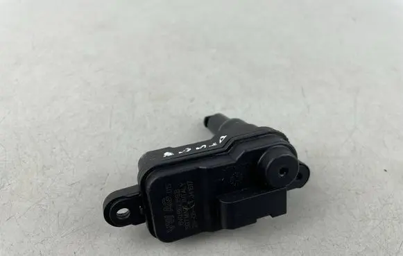 Seat Arona Fuel tank cap lock 8V0862159B