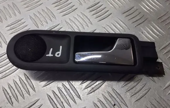 Volkswagen Golf IV Rear door handle trim 1J0839114
