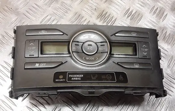 Toyota Auris 150 Climate control unit 5590002220B