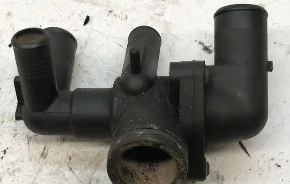 Thermostat/thermostat housing