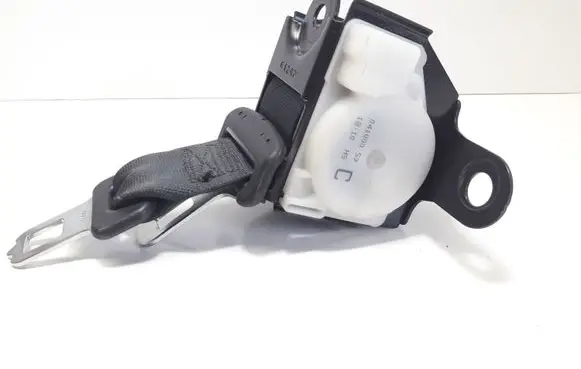 Middle seatbelt (rear)