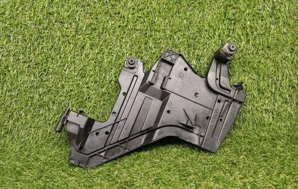 Audi A4 S4 B8 8K Headlight/headlamp mounting bracket 1301073033