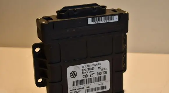Volkswagen Touareg I Gearbox control unit/module 09D927750DH